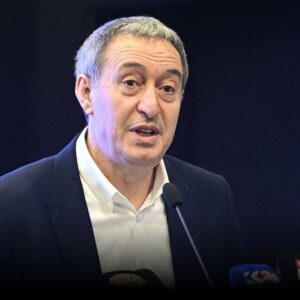 tuncer bakirhan hakan fidan gozlerini kapattiginda kurtlerin yok oldugunu saniyor umariz tez vakitte cozume hizmet eden bir dil kullanir fPHtqL2E