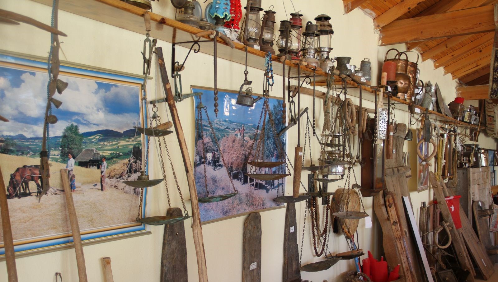 cankiridaki muzeziyaretcilerini zamanda yolculuga cikartiyor TPGhzXCI