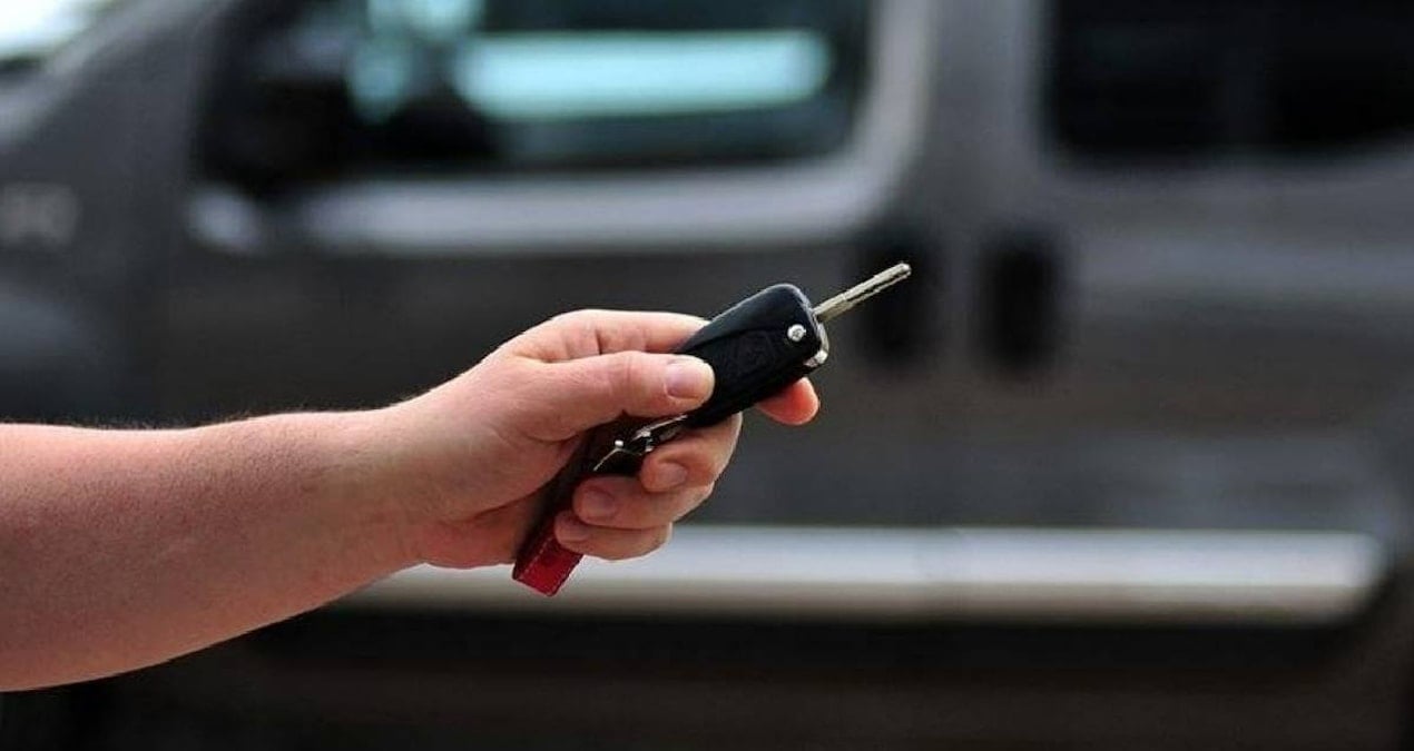 ikinci el araclarda satilmayan modeller aciklandi bu otomobilleri alan basini taslara vuruyor 6hsBl62x