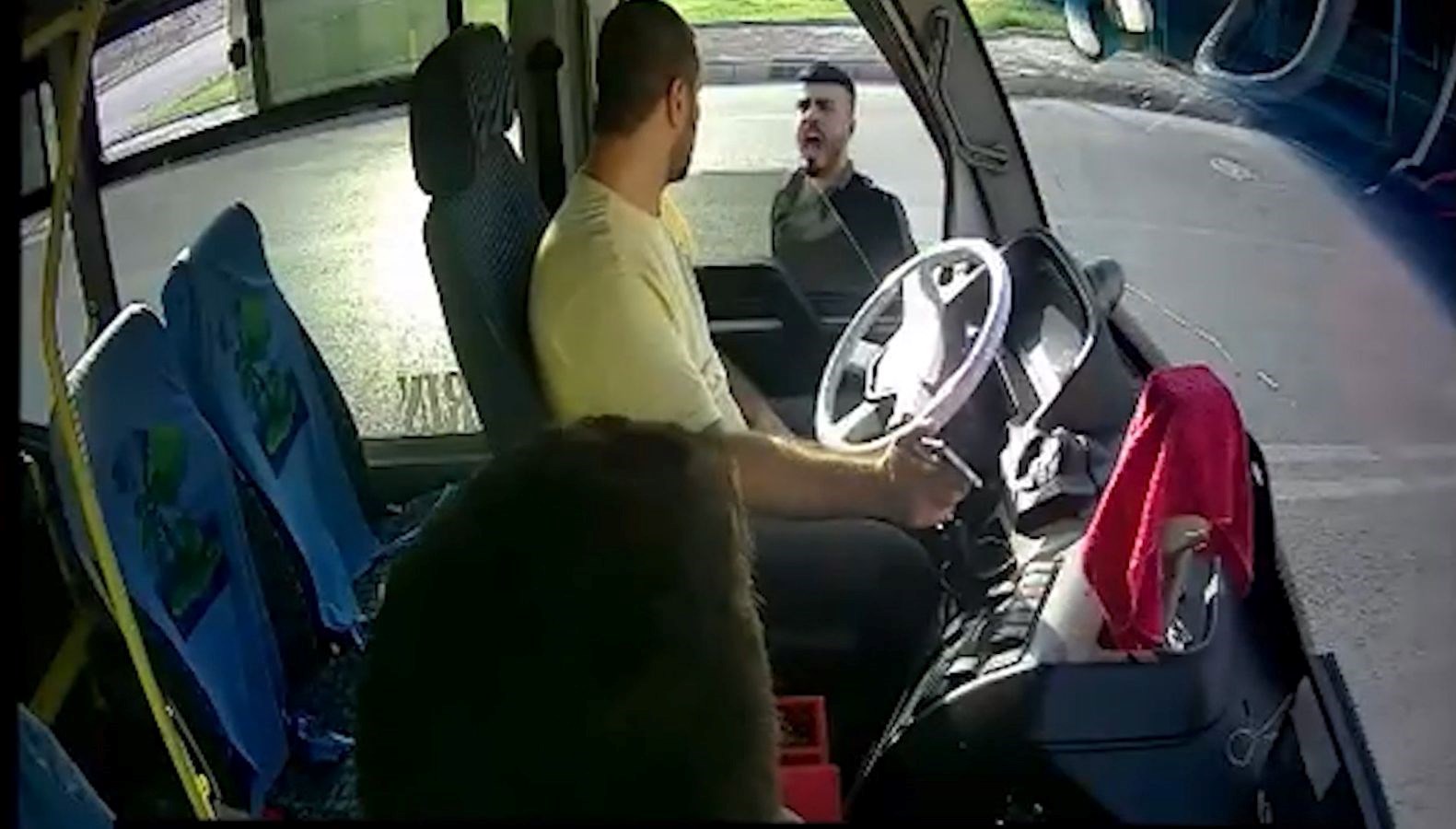 otobus soforunu bicaklamisti antalyada yakalandi k4qrQLIb