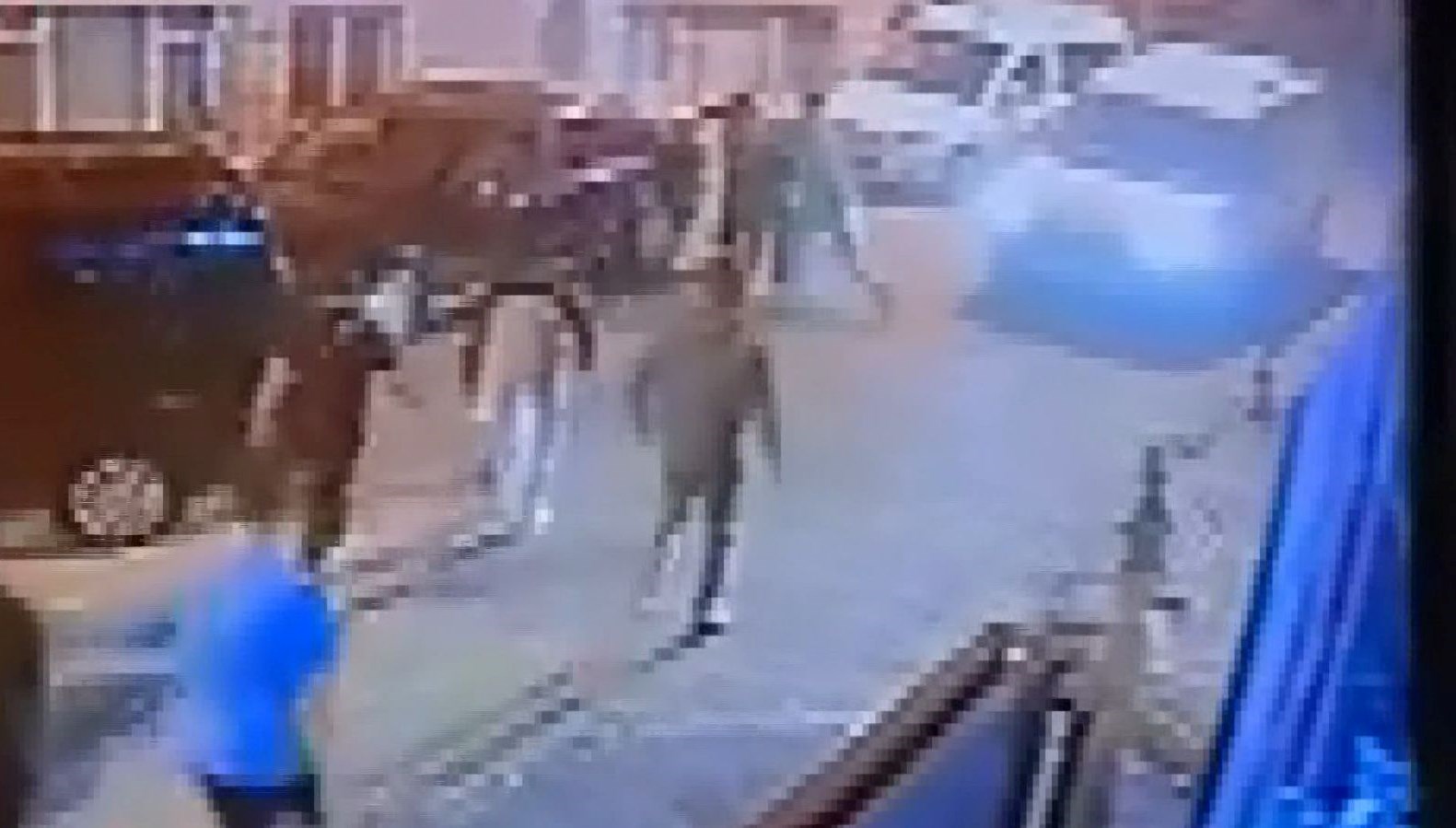 sokak orasinda once dayak sonra gasp 8zO1HNPU