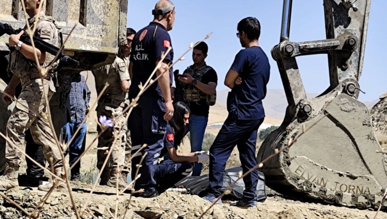 yuksekovada is kazasi 25 yasindaki operator hayatini kaybetti aq5NWl2Y