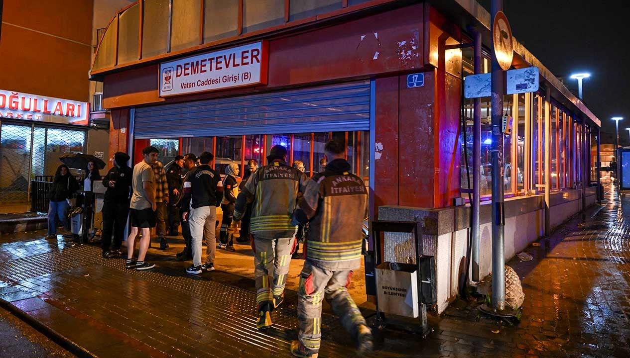 baskentte metroda duman panigi Ic9B8lzd.jpg