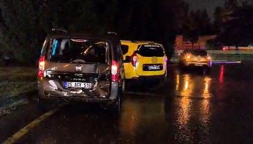 yagmur sonrasi zincirleme trafik kazasi VKxEYLH6.jpg