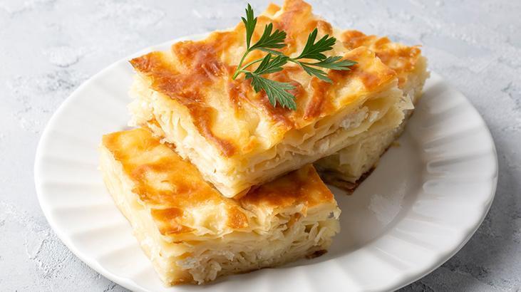 23 yillik seften kurumayan borek tarifi firindan cikmadan 5 dakika once bu karisimi surun IazlYIzi.jpg