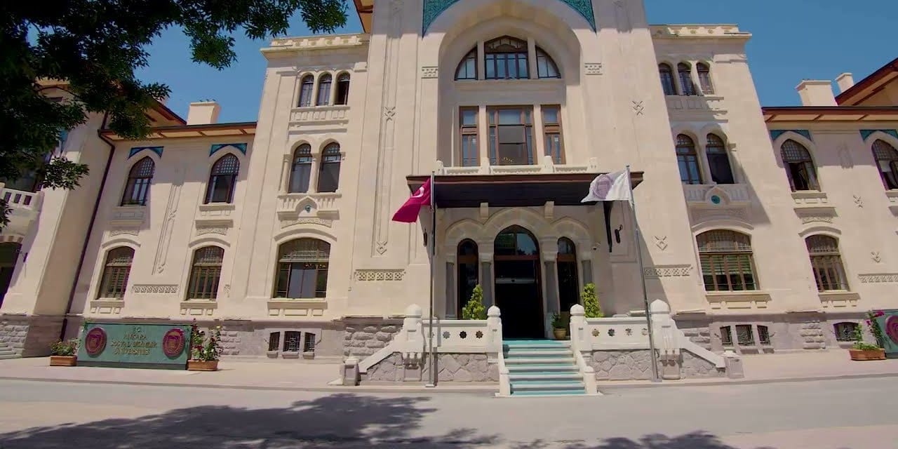 ankaradaki patlamanin altindan yangin sondurme sistemi cikti 6 kisi hastanelik oldu Se5PdFXr.jpg