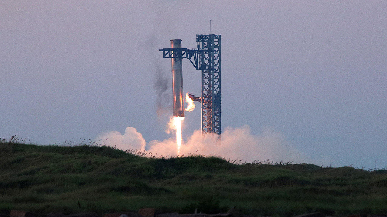 SpaceX’in Starship güçlendirici testi de hüsranla bitti