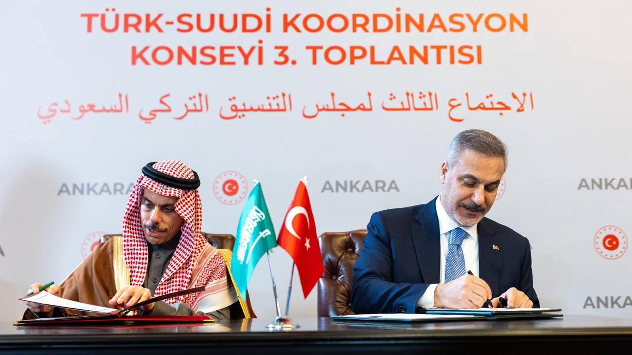 turkiye-suudi-arabistan-vize-muafiyeti-anlasmasi-imzalandi-6PJmVK9I