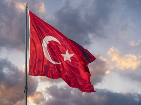 15 temmuzda bayrak asilir mi yariya iner mi turk bayragi asilan gunler ve milli KwFd22Vf